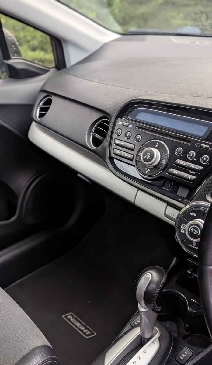 dj_benjay's tweet image. For sale
2013 Honda Insight. 
Automatic transmission 
1.3l engine
145k miles
Slight scratch on the rear bumper but vehicle is in great condition with new MOT done in December