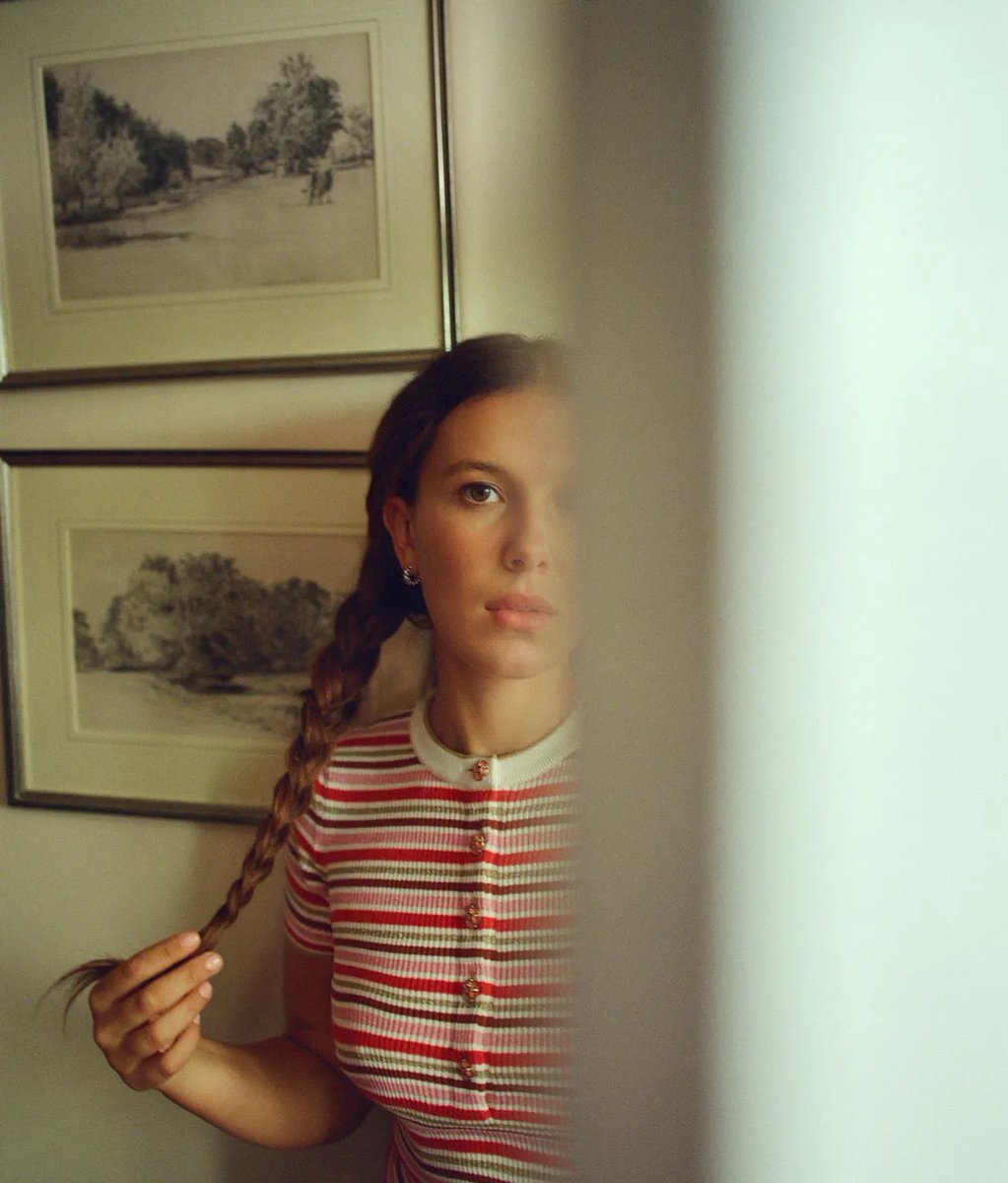 juniper_011's tweet image. They're both so pretty... someone needs  to put Millie and Finn in a romcom movie to save my mental health