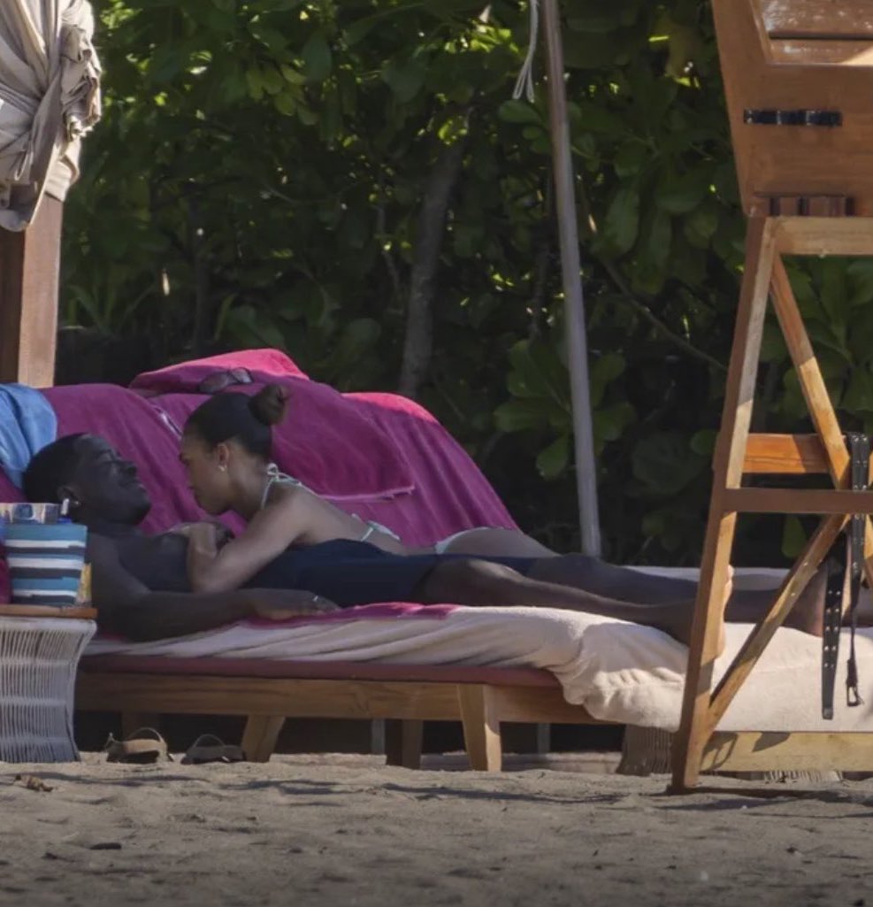 East’on tweet media