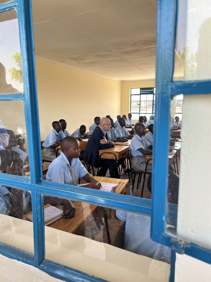 mamadou_dbalde's tweet image. A great pleasure to be in Kakuma  with @BarhamSalih on his 1st trip as High Commissioner. Despite funding cuts &amp;amp; other challenges, we witnessed how #Kenya’s inclusion policies on education, self-reliance, health &amp;amp; sport improve the lives of refugees &amp;amp; their hosts. 
#Shirika