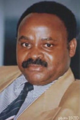 PSaghasa's tweet photo. Seth Sendashonga, ancien ministre de l’Intérieur du Rwanda et opposant en exil, est abattu à Nairobi en 1998.
Il dénonçait les dérives autoritaires de Kagame.Une première tentative d'assassinat avait déjà eu lieu en février 1996, impliquant un diplomate rwandais
#SethSendashonga https://t.co/ssELK8H1iS