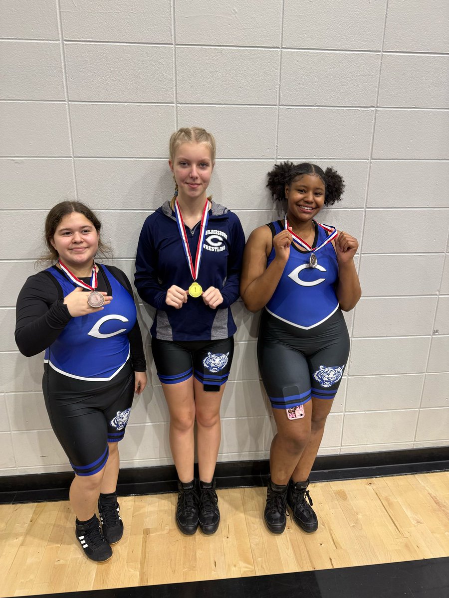 CburgHigh's tweet image. Big weekend for CHS wrestling team 💙 Dominic Hogan, Rayne Cox, and Samaj Mack brought him a 1st place win 🥇 We are proud of you! #settingthePACE