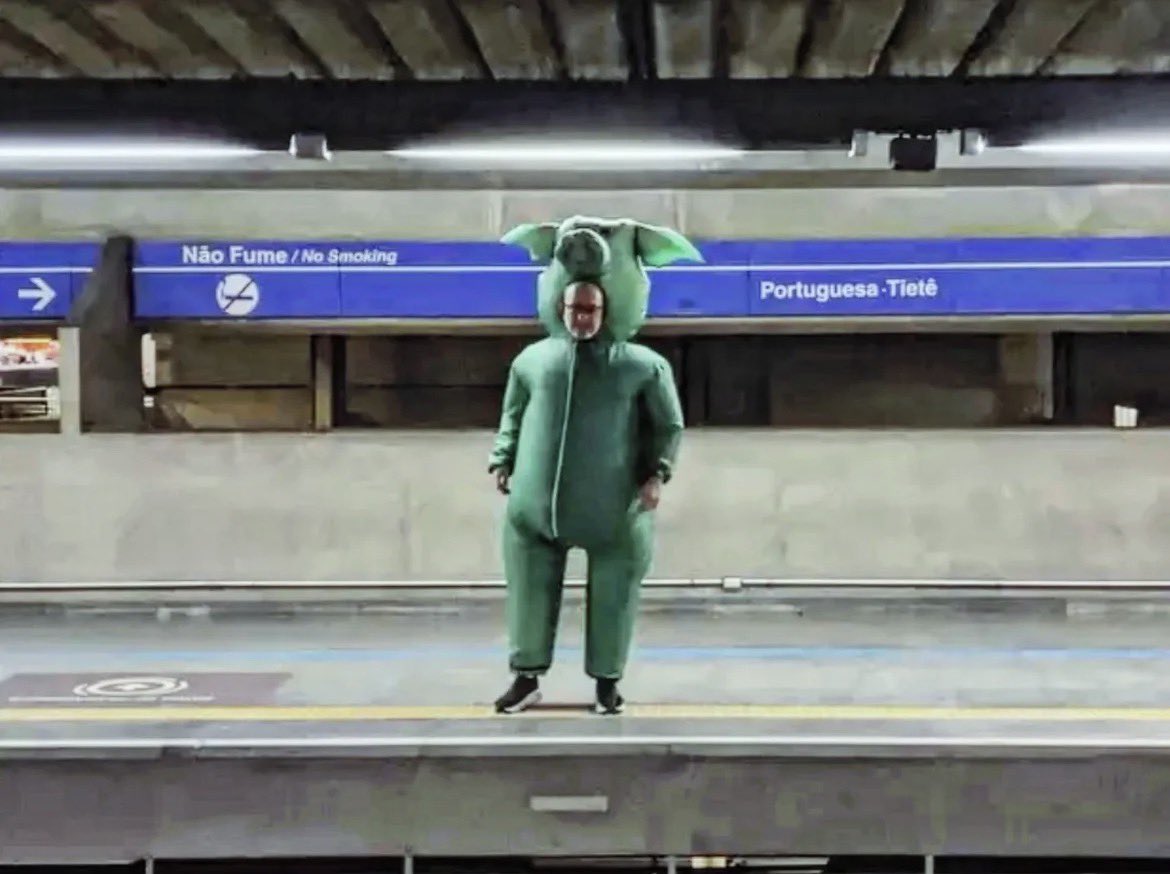 *Festa fantasia cancelada*

eu sem internet chegando na festa: