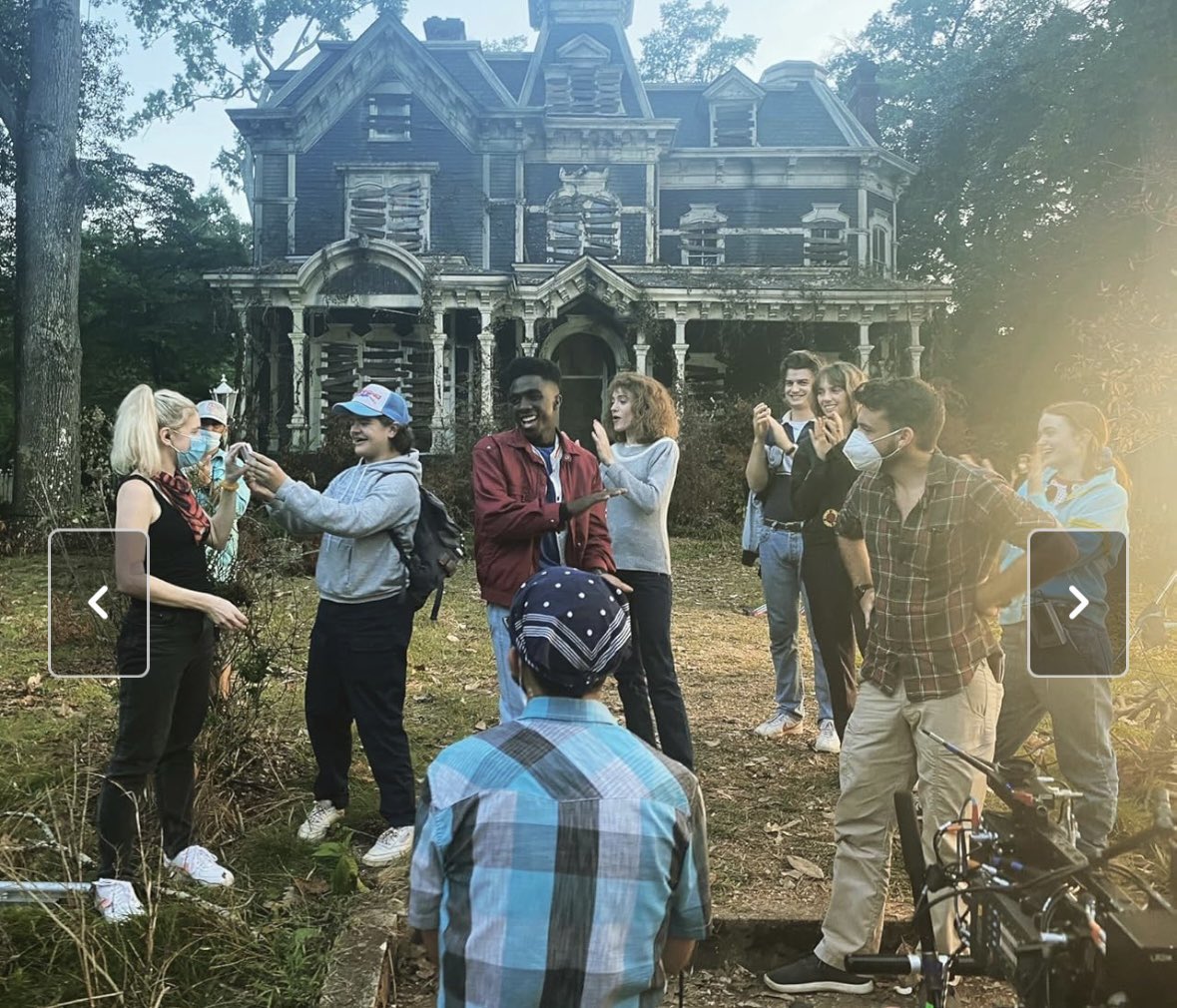 c_tviz's tweet image. so there’s actual photos of leigh (ross ex wife) working on set and she got NO credit… her influence on this show has gone unrecognised for too long