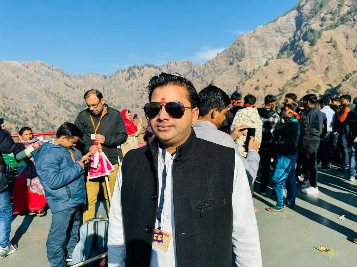 माना कि तेरे दीद के काबिल नहीं हुं मैं,
तु मेरा शौक़ तो देख, इंतजार तो देख।
