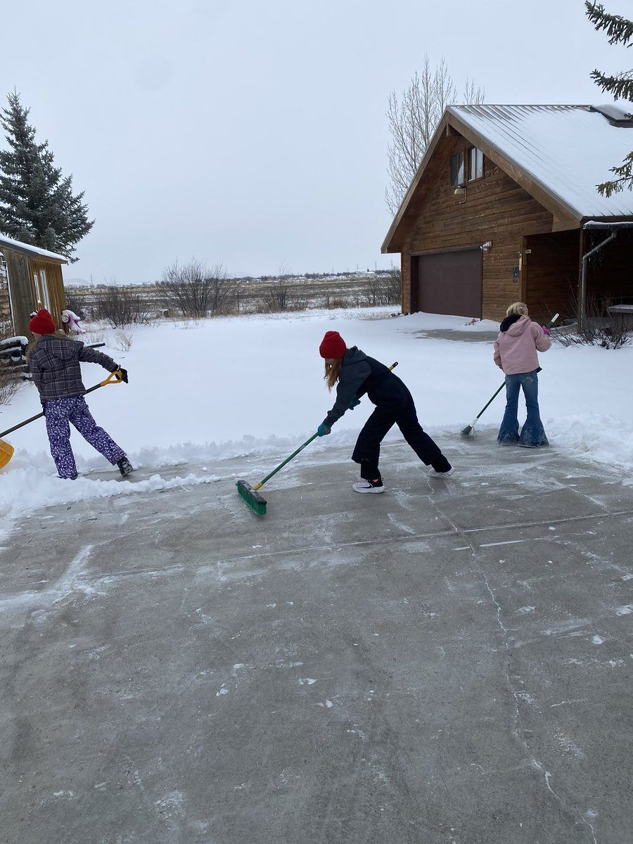 iamrodneysmith's tweet image. Kynlee,  Morgyn &amp;amp; their sister of La Jara, CO who are taking part in our 50 yard challenge have another one to their name ! I have a feeling that it’s their year ! Up to yard 19 now ! 31 left!