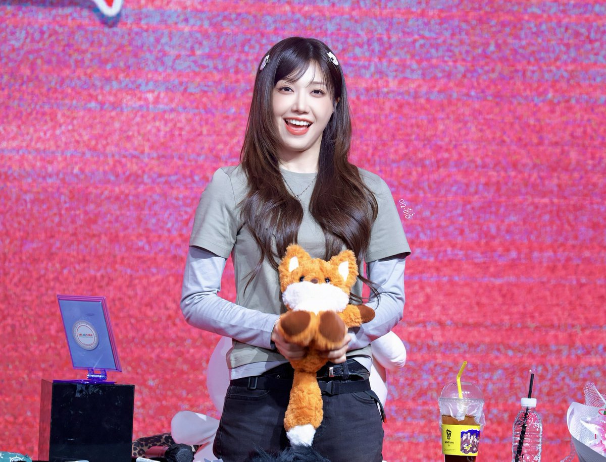 260111 RE:LOVE Make Star 은지 🐾

<a href="/Apinkjej/">정은지</a> 🐶

수많은 별 중에
내가 길 잃지 않는 이유 Little Star 은지 ✨

#Apink #에이핑크 #정은지 #은지 #郑恩地