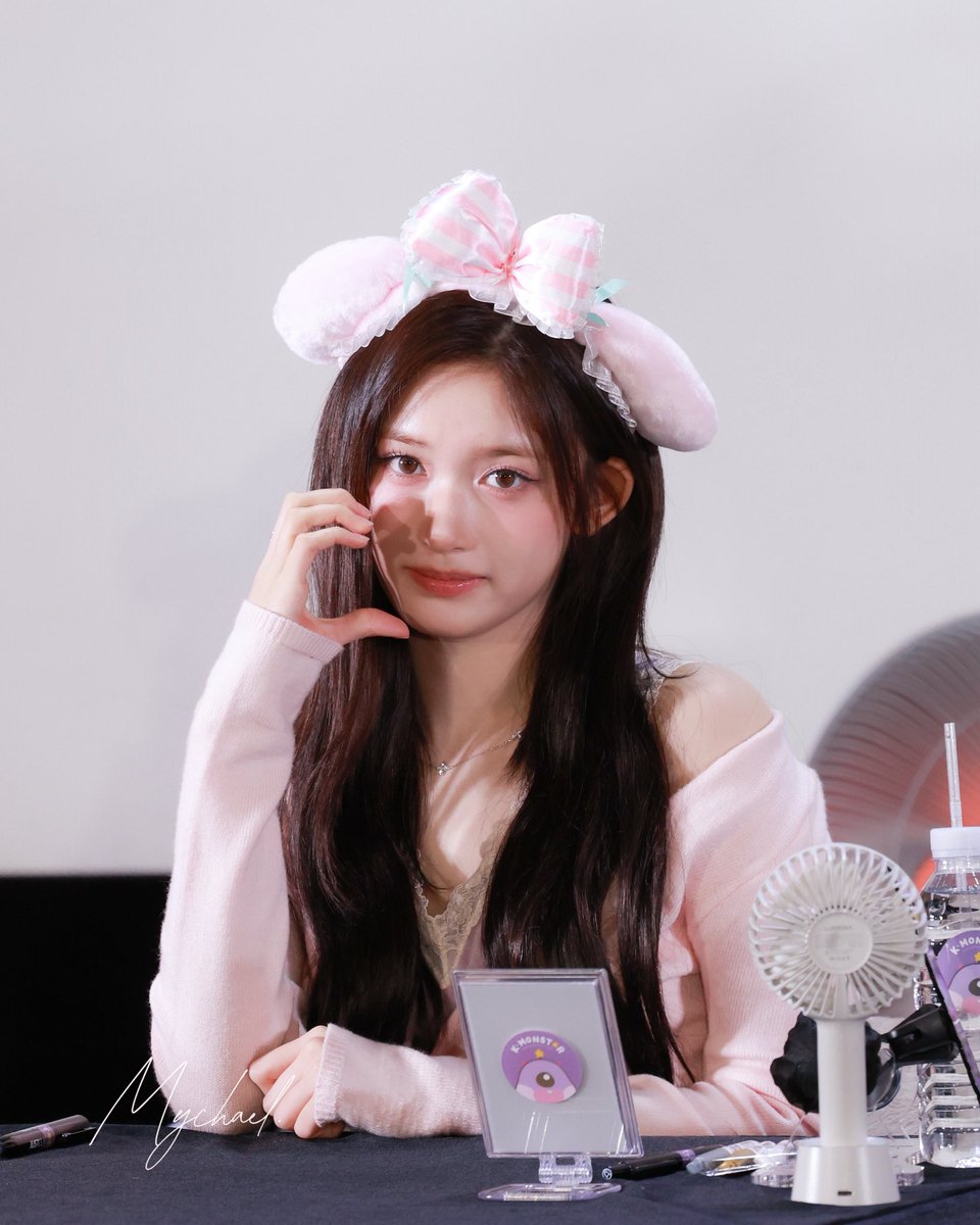 mychael7235's tweet image. 260111 IVE TPE FANSIGN

귀여워

#IVE #아이브
#LEESEO #이서