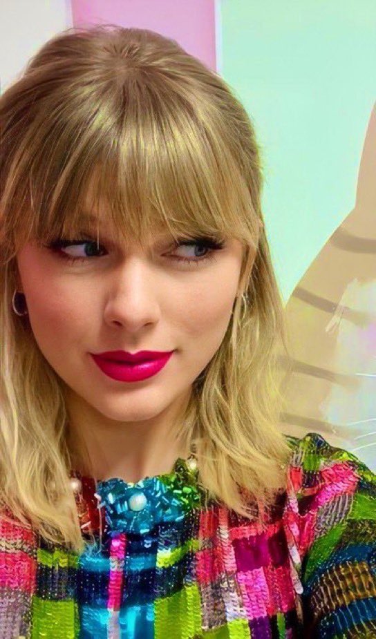 FootMassage204's tweet image. Taylor Swift. Big Beautiful Feet!💫✨