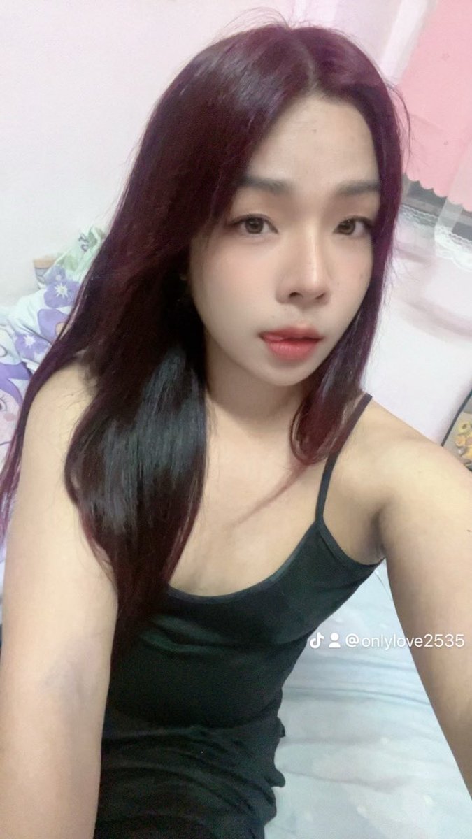 อรลี่ (สาวสอง) tweet media