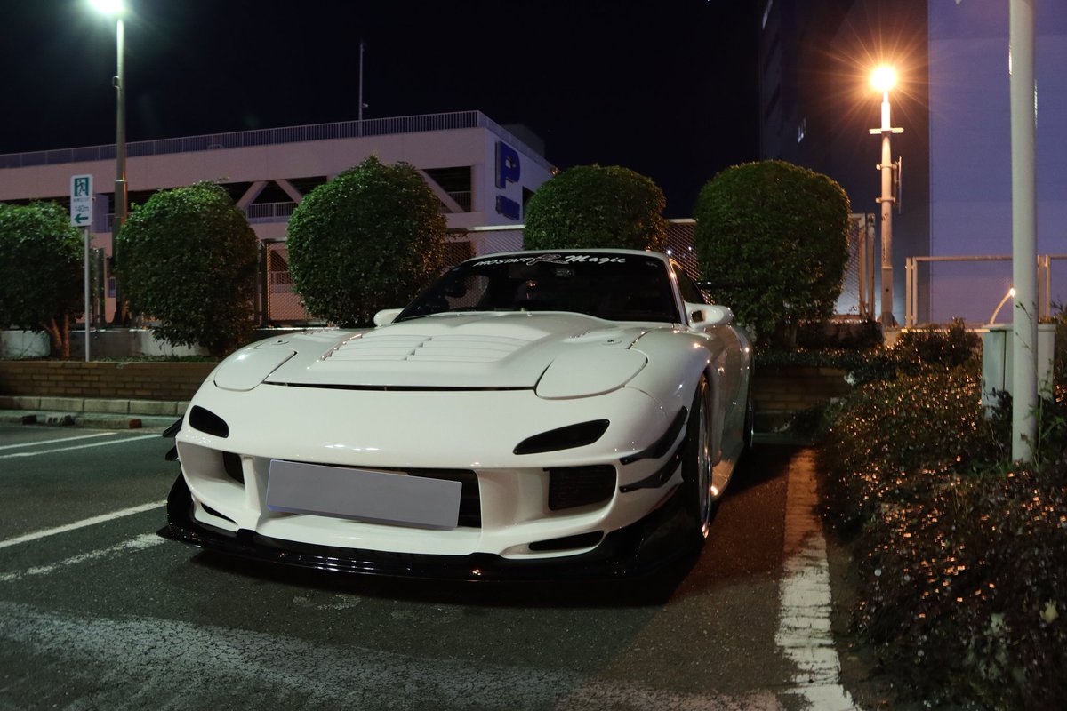 xtftr5tt6ygUud's tweet photo. 平和島PAで撮らせて貰ったカッコいいRX7
オーナーさんもカッコいい雰囲気してた！！
この写真オーナーさんに届くといいなぁ https://t.co/bKuA308SEx