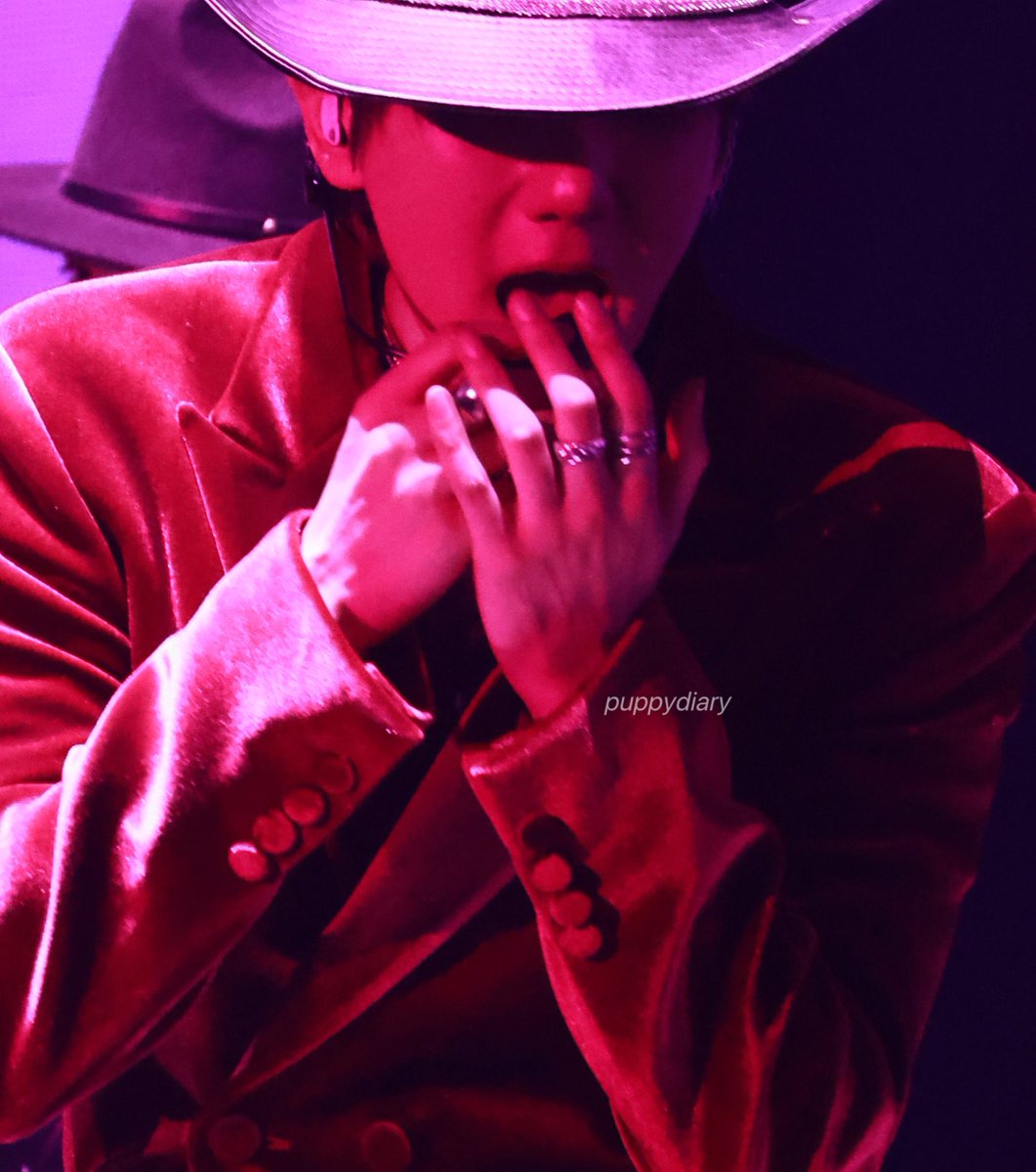 팬티 열 벌 갈아입었어.

#백현 #BAEKHYUN #伯贤 #ベッキョン
<a href="/B_hundred_Hyun/">Baekhyun_EXO</a>