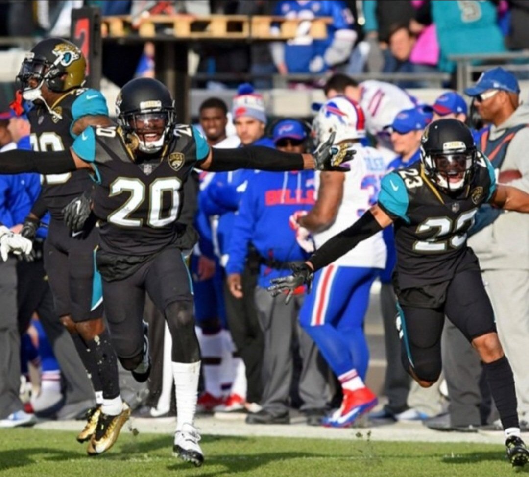 CoachPatmon's tweet image. They said son couldn't play P5, couldn't play in NFL. Ended up 5yr NFL guy with 2 fun playoff runs. Don't listen to em, just work!

Wild this was 8 yrs ago this wk #NFLPlayoffs #jags v #bills Face off again 2day.

Fave pic of our son playing alongside Ramsey that game #DUUUVAL