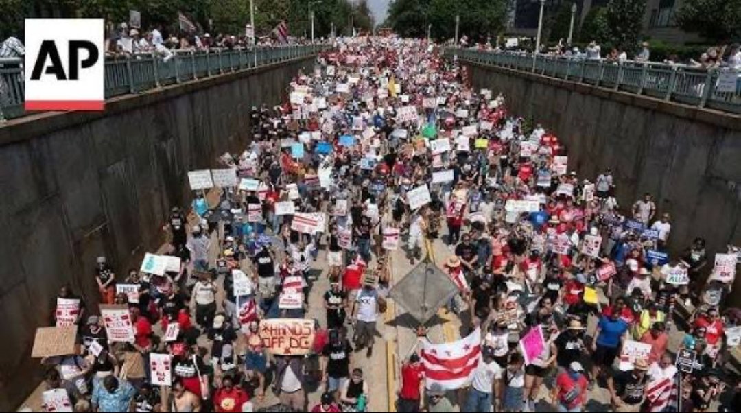 Today Americans are on roads against the government of President Donald Trump!