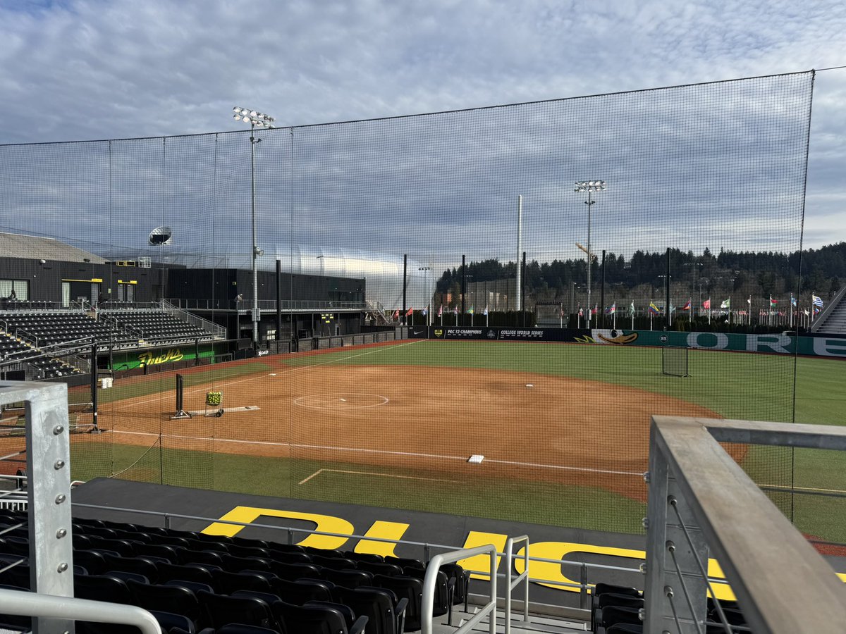 GracieBoek2029's tweet photo. Great trip to Eugene yesterday for the @OregonSB Hitting Clinic! Thank you to the @OregonSB staff for the Feedback I will continue to work. #CompetiveCharacter #justrake @aibanditsbreer @MelyssaLombardi @Sam_Marder @lysssscat32 @CURTISclayTRN https://t.co/crFZdHb2EW