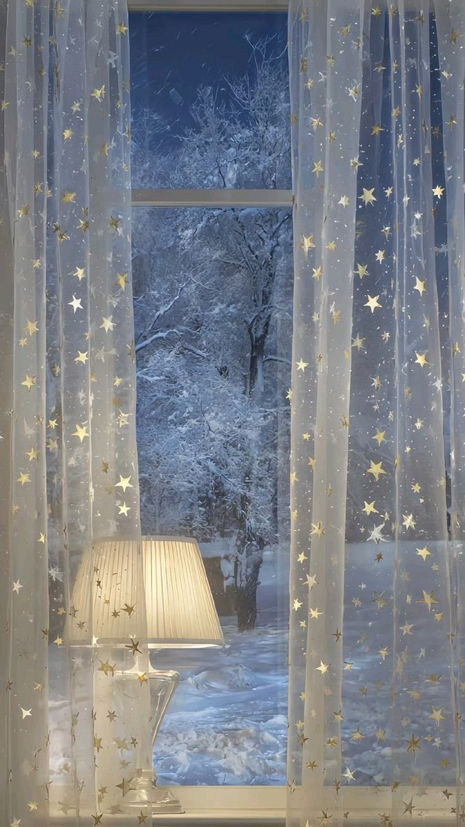 lavieestbelIe's tweet image. These curtains with a winter view &amp;gt;&amp;gt;
