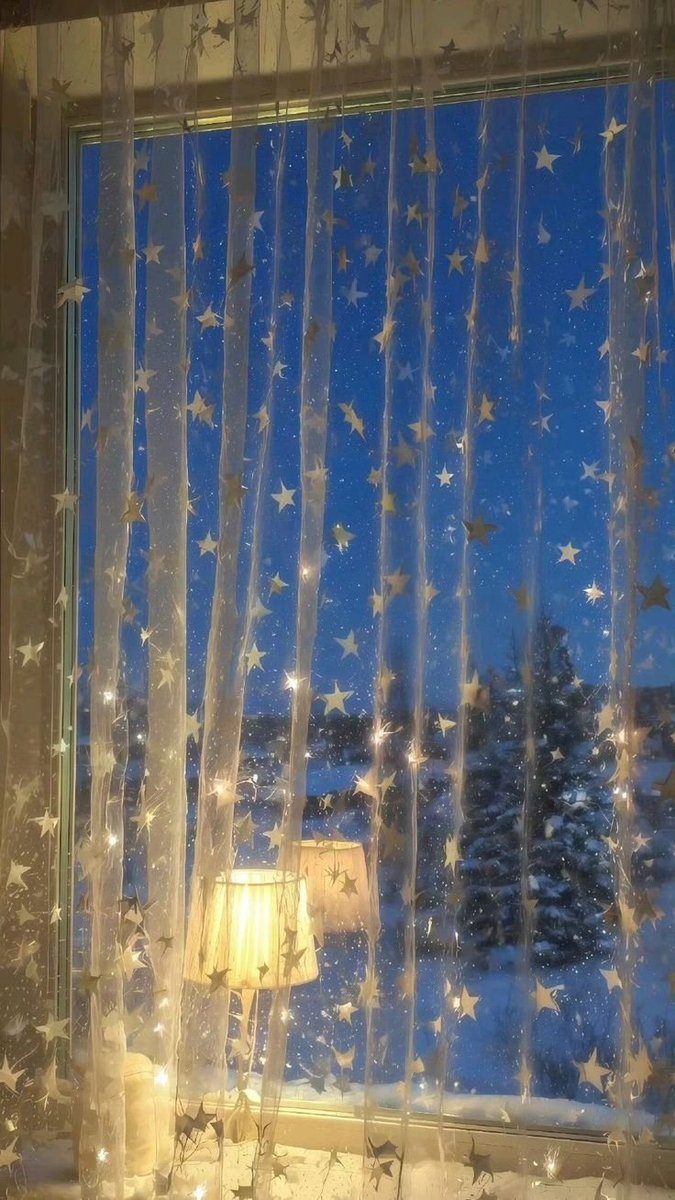 lavieestbelIe's tweet image. These curtains with a winter view &amp;gt;&amp;gt;