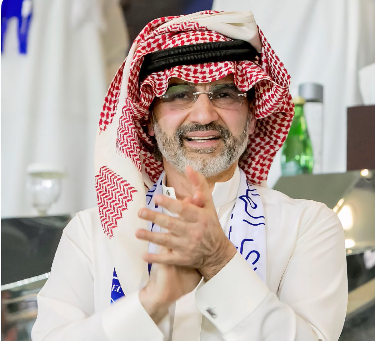 📄| قدّم مجلس نادي #الهلال الشكر لعضو النادي الذهبي صاحب السمو الملكي الأمير الوليد بن طلال بن عبدالعزيز، على دعمه وتكفّله بقيمة صفقتي الثنائي "بابلو ماري وسلطان مندش" وذلك بعد إتمام إجراءات توقيعهما وانضمامهما للفريق الهلالي.