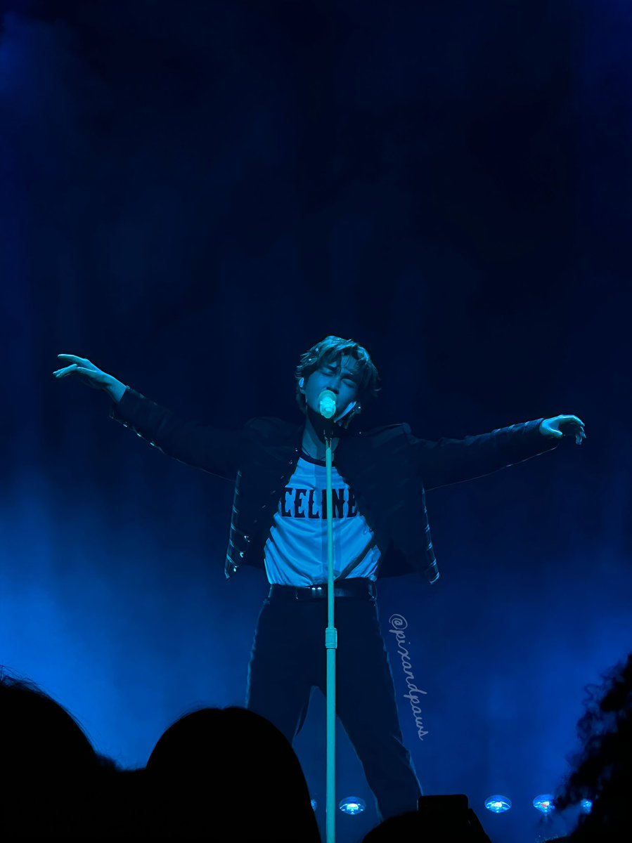 pixandpaws's tweet image. I lied, I managed to get this gorgeous photo too and now it will be my phone background.

Maestro Jinki, you are so unreal. 🩵

#ONEW_THE_LIVE_PERCENT_USA 
#ONEWTHELIVE_USA #ONEWTHELIVE_SANJOSE