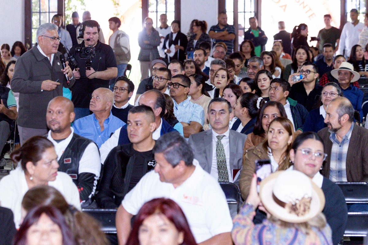 📙Ante la <a href="/45SNTE/">SNTE Sección 45</a> en #Guanajuato, el Srio. Gral. del #SNTE, Mtro. Alfonso Cepeda Salas, llamó a los agremiados a participar en la 8ª Consulta Nacional para la integración del #PND 📜y así consolidar una agenda de demandas construida desde las bases. 👨‍🏫👩‍🏫