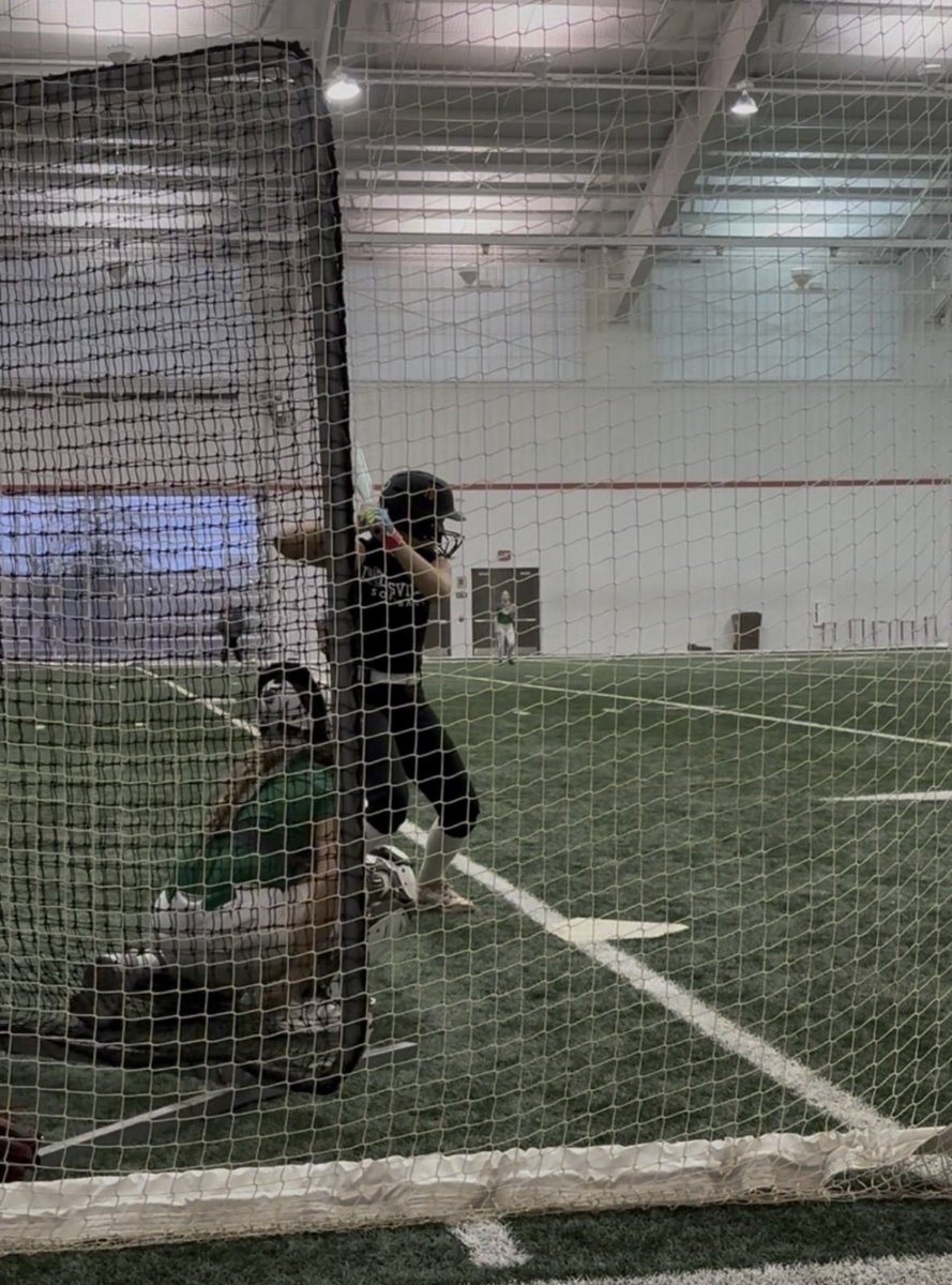 GatorsShattuck's tweet photo. Camps are in full swing. 💪🏼👏🏼 Saturday 1.10.26
@OLenfesty2027 @PurdueSoftball 
Lydia Cheesman @LouisvilleSB https://t.co/VZ8rKxN0qj