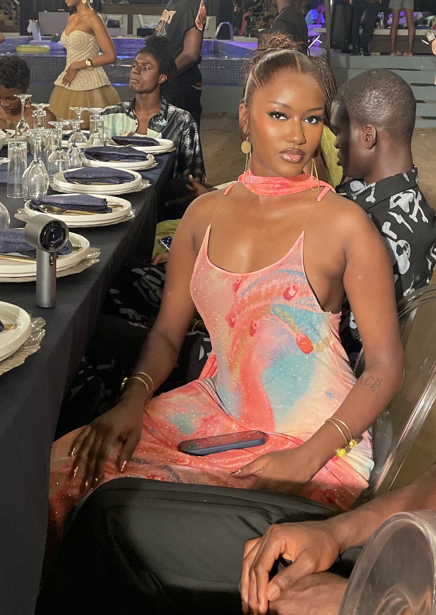 notnaskii's tweet image. The girlies for Raindance. Styled by me 🧎🏾‍♂️

All Nigerian brands, so if you care instagram.com/styledbynaskii…