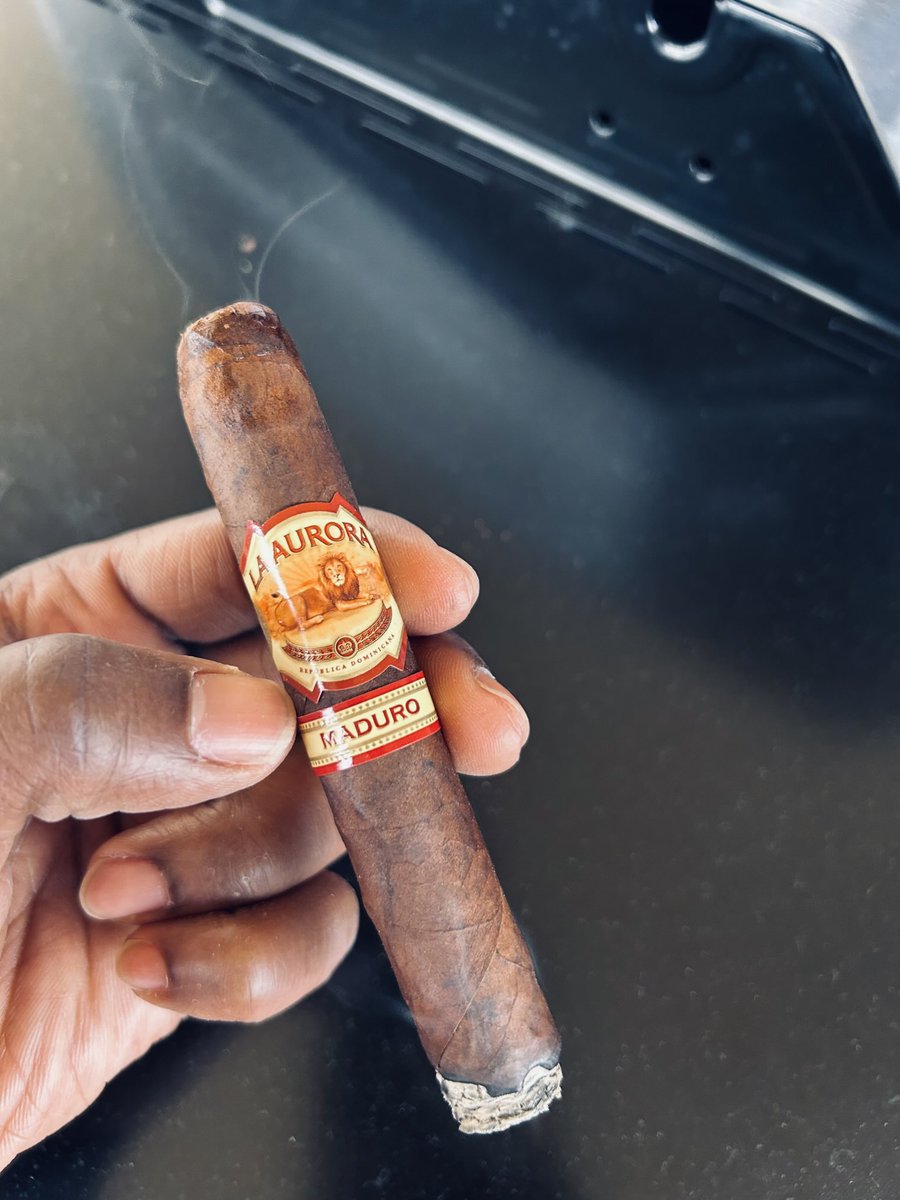 rayadh97's tweet image. Afternoon smoke.