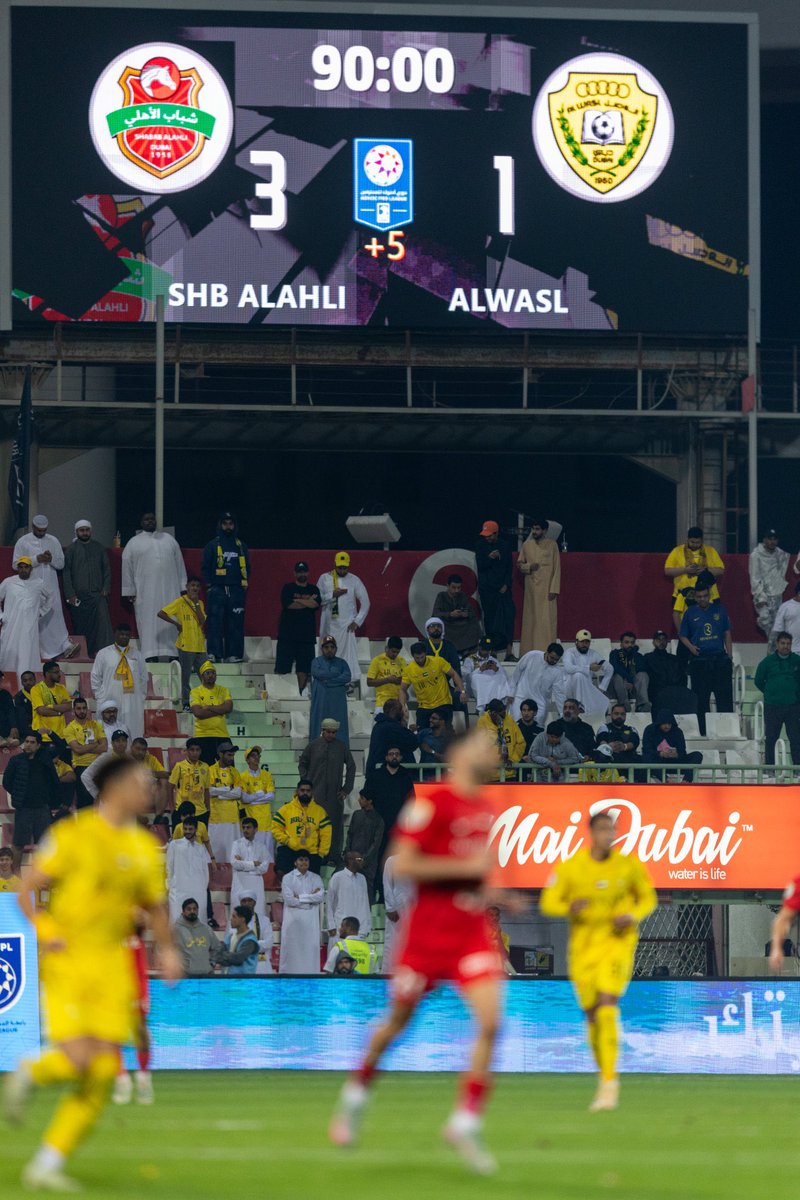 Ultras_RedBoys's tweet photo. في كلِّ مرةٍ توهمك نفسك بأنّ للأمل طريقًا،
نأتيك مرةً ومرتين وثلاثًا،
ننتزعك انتزاعًا من وهمك الوردي. 
فأنت لست جديراً بمقارعتي.

انهض أيها الفتى .. https://t.co/DkdIZWOhfS