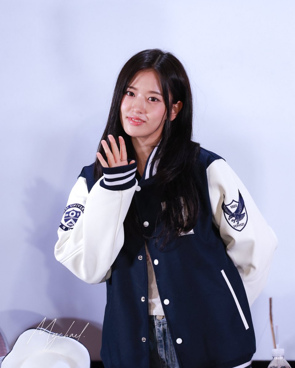 mychael7235's tweet image. 260111 IVE TPE FANSIGN 

너는 진짜 멋있는 거 알죠?

#IVE #아이브
#ANYUJIN #안유진