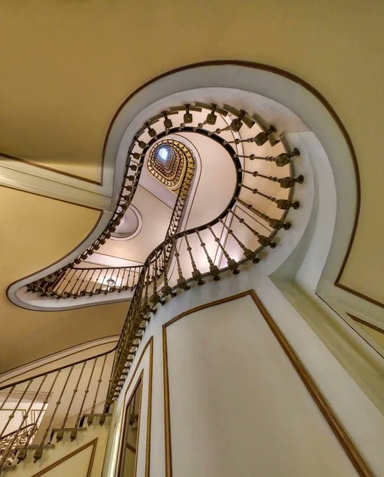 JamesLucasIT's tweet image. The "Duck" in Avenida Palace Hotel, Barcelona