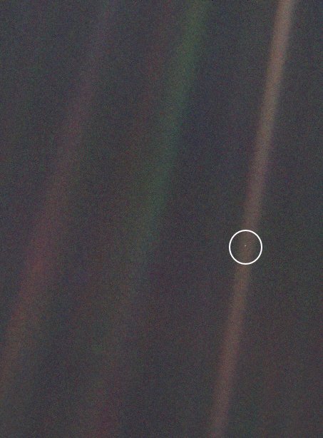Most distant image of Earth, taken by NASA's Voyager-1 from out past Pluto 😳