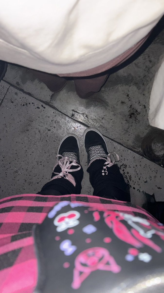 Демон в твоей постели tweet media