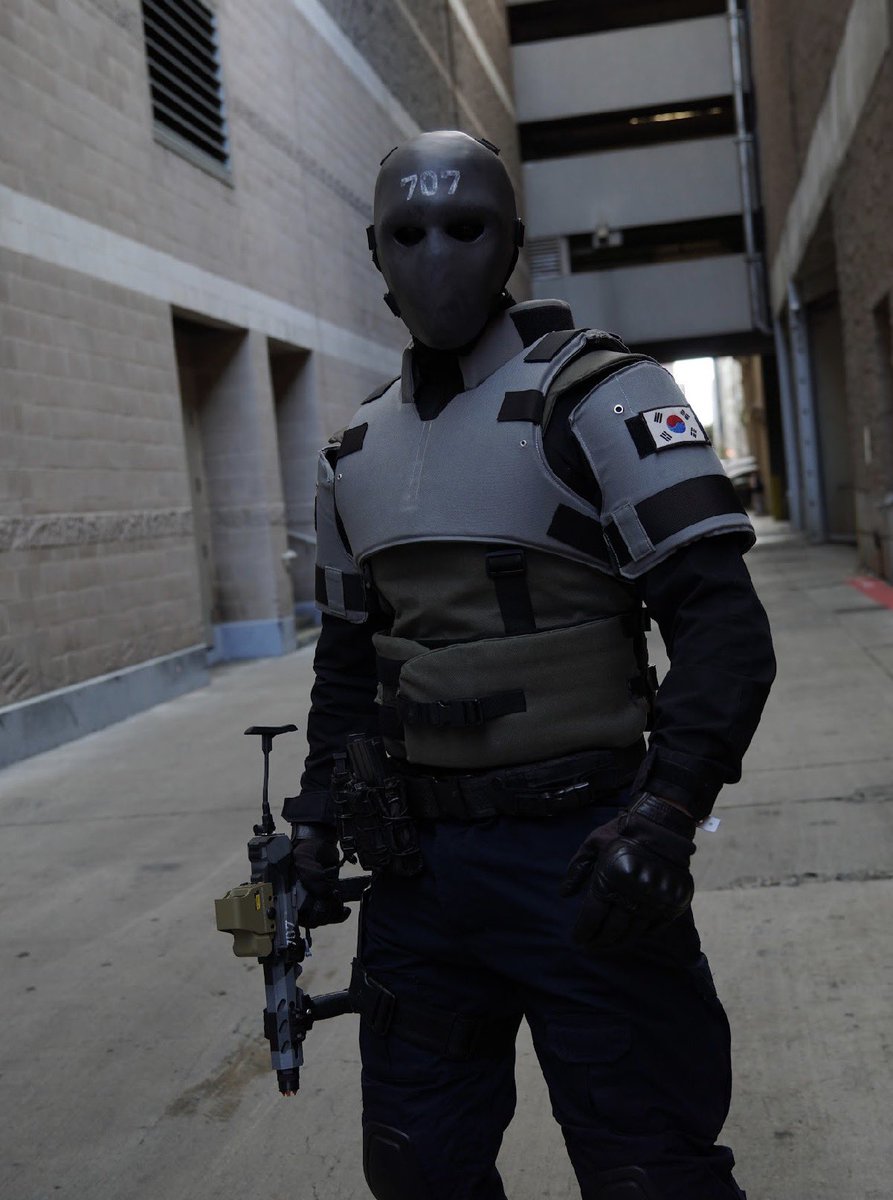 AgentAden's tweet image. Character                    Cosplay