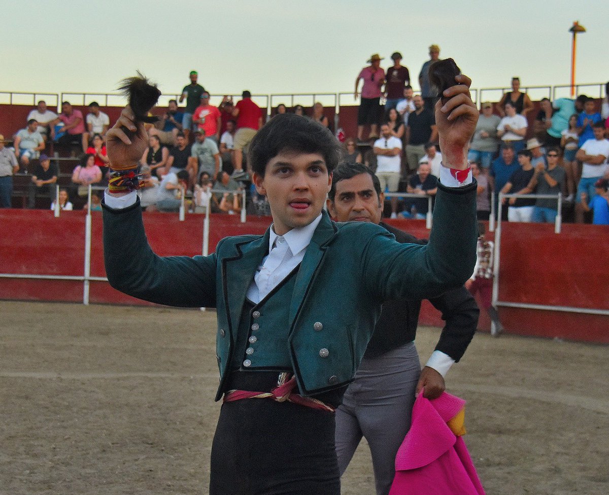 🚨 #IMPORTANTE | Fallece el novillero Nicolás Cubero a los 17 años de edad.

El joven alumno de la Escuela Taurina “El Juli” ha fallecido la pasada noche a causa de una muerte natural.

Desde la Andanada del 5 queremos mostrar nuestras condolencias a familia y amigos, D.E.P.
