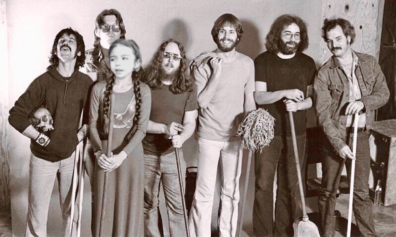 phuckchristy's tweet image. Stop sharing AI pictures of bobby and jerry when there are already perfectly good photos that exist.