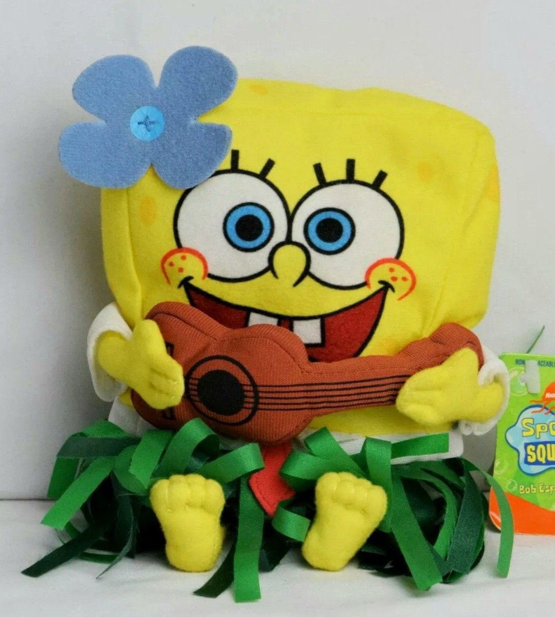 spongplush's tweet image. hes playing a song for you