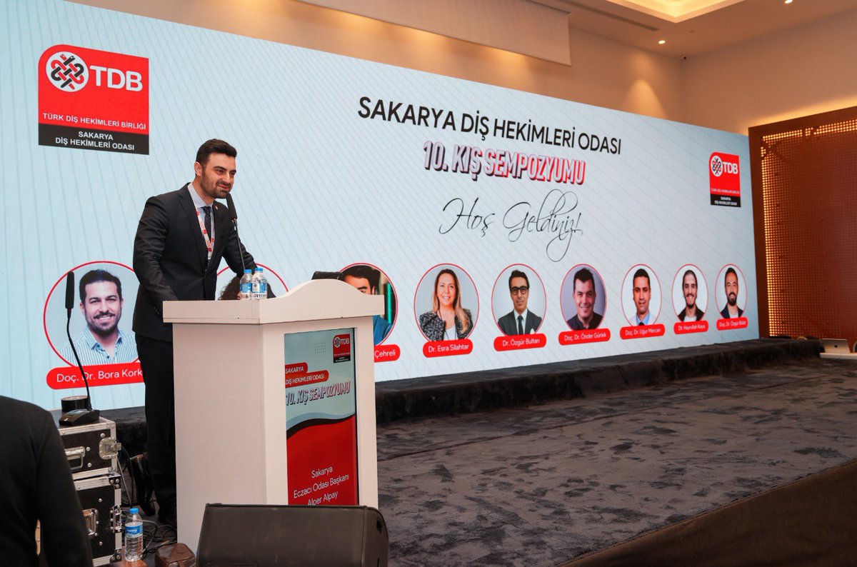 Alper_Alpay's tweet photo. 9-10 Ocak 2026 tarihlerinde Radisson Blu Otel’de gerçekleştirilen Sakarya Diş Hekimleri Odası 10. Kış Sempozyumu’nun açılışında odamız adına protokolü ve katılımcıları selamlayarak, sağlık meslek örgütlerinin birlikteliğinin önemine değindim. https://t.co/Y6ZkTSNKFa