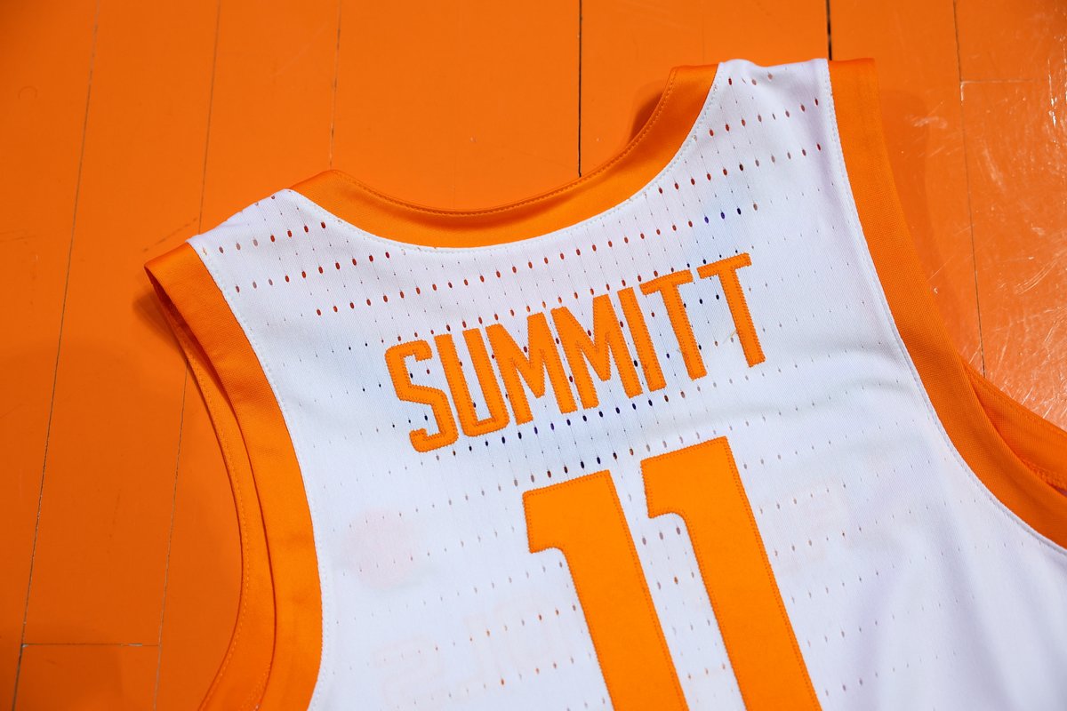LadyVol_Hoops's tweet photo. today's threads 🧵💜 https://t.co/mD6TOElrP2