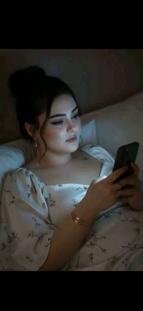 khaled____64's tweet image. لـ اصحاب قراءة العيون 👀 .. ليش الدموع نازله ؟ .. 

.. شوق .. او قراءة رساله لحبيب .. او حنين ووله .. 
او توها صاحيه من النوم وماغسلت وجهها عدل .. .. 

#افيدوني