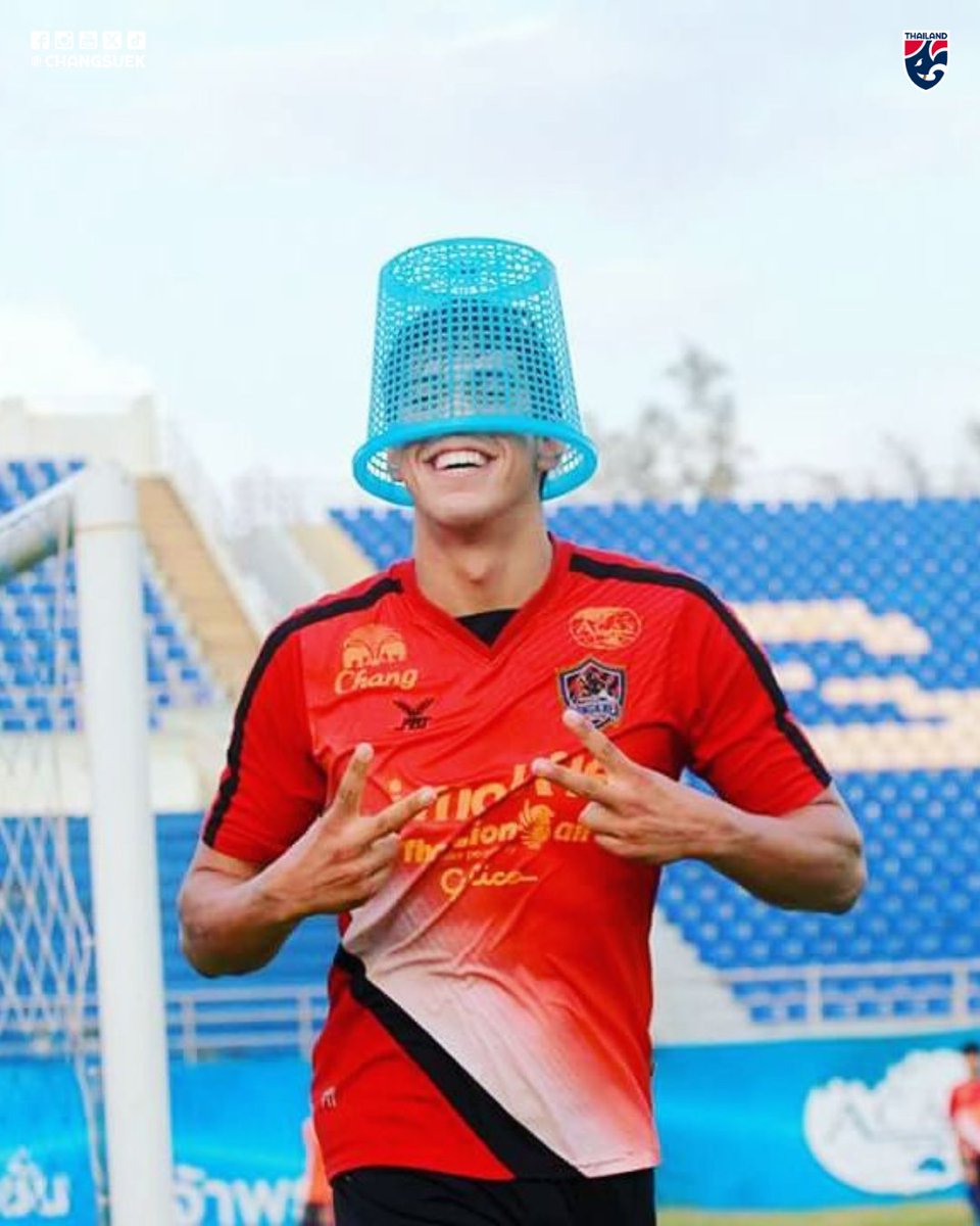#Changsuek 🇹🇭 Back in 2016. 🔙 😄

📸: ขอบคุณภาพจาก 𝐈𝐧𝐬𝐭𝐚𝐠𝐫𝐚𝐦 ของทุกคน 🫶

#ช้างศึก #ทีมชาติไทย #ฟุตบอลไทย