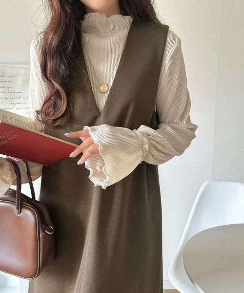 ElfClassical's tweet image. ／
クセになる心地よさ！
＼

✓前後2wayダンボールジャンプスカート(ce1260522)
その日の気分で雰囲気を変えて着用できるワンピース。
柔らかくて軽いダンボール素材を使用し、ストレスフリーな着心地を実現。
インナー次第でロングシーズンご着用いただけます◎

#クラシカルエルフ #プチプラ