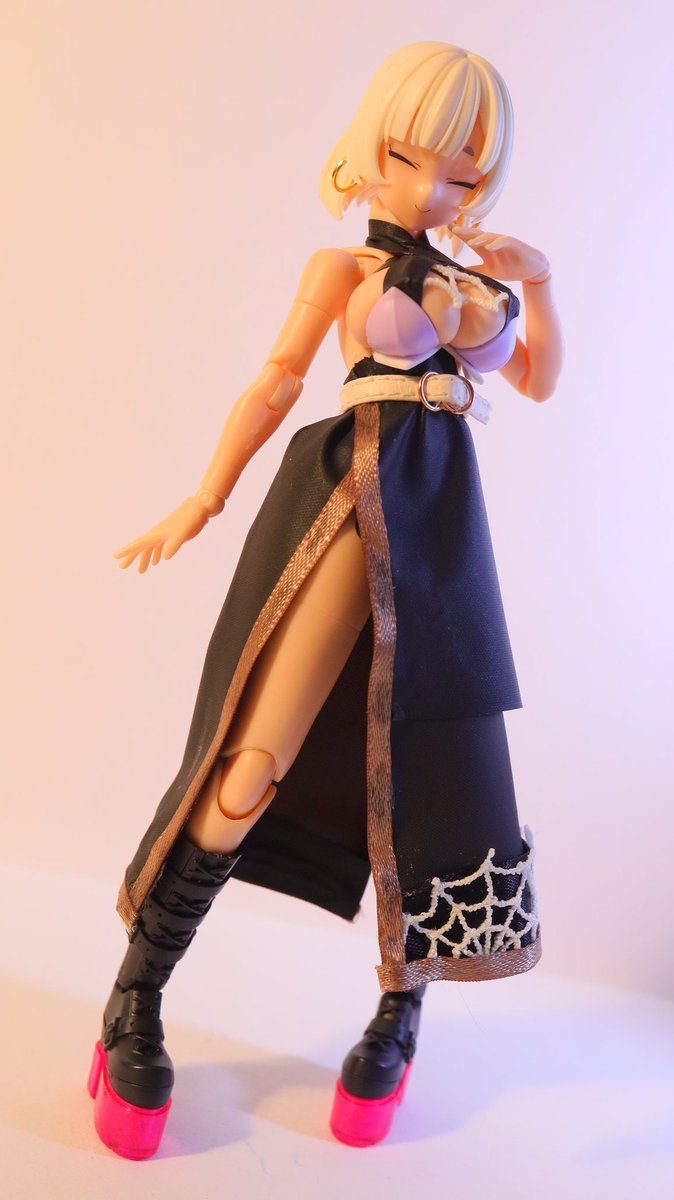 Plaimokku's tweet image. このメガミさんの名前を決めたいと思います。

特に設定はありませんが、
カワサキちゃんで遊ぶのが好きみたいです。