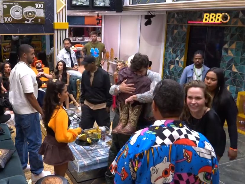 julianofloss's tweet image. Juliano ficou muito feliz que o PA conseguiu se salvar no Bate e Volta. 🫶🏻 #TeamFloss #BBB26