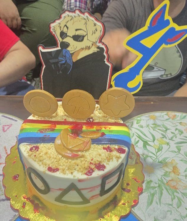 Pastel de aniversario : edición juegos del calamar