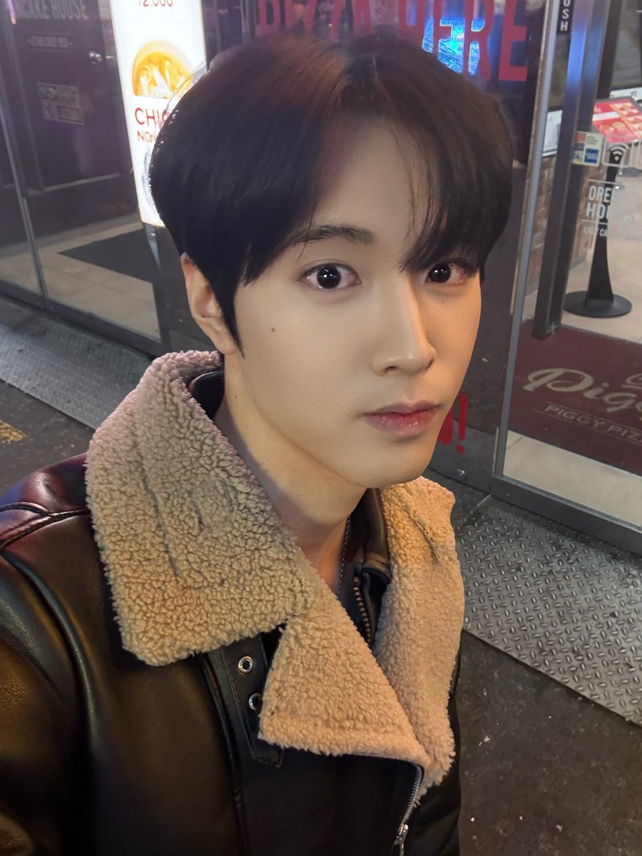 wxiiock's tweet photo. 상민이가 셀카찍어듐     아싸 https://t.co/Yj3gkGnpWX
