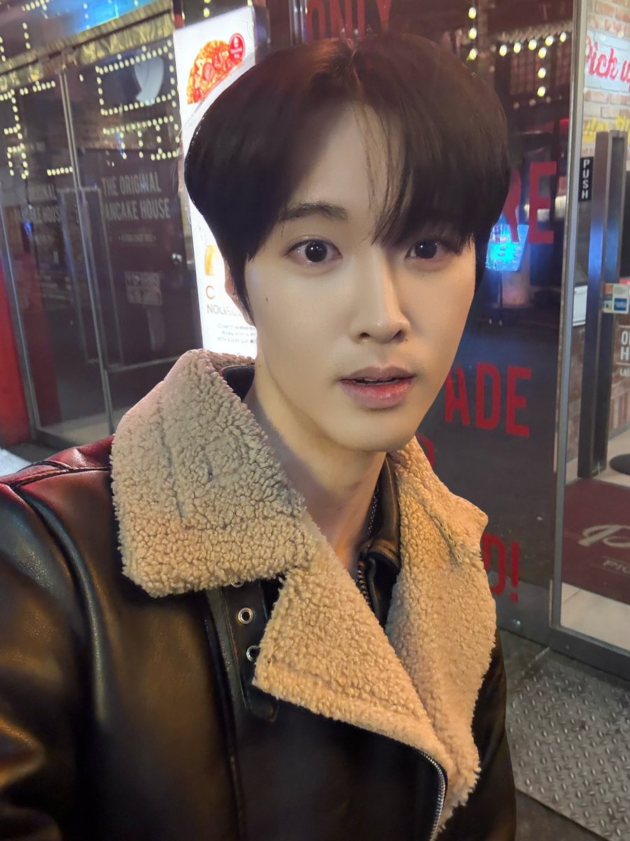wxiiock's tweet photo. 상민이가 셀카찍어듐     아싸 https://t.co/Yj3gkGnpWX