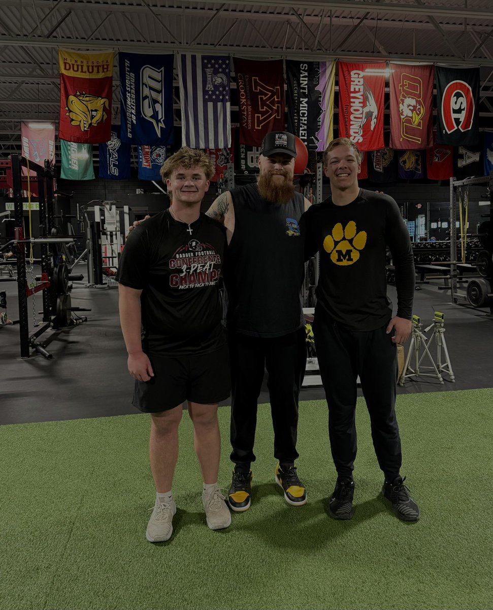My dawgs 💯🤝 

SEC long snapper Brett Leblanc of <a href="/MizzouFootball/">Mizzou Football</a> and <a href="/EAHSElks/">Elkhorn Athletics & Activities</a> alumni 

C/o 2026 LS commit to <a href="/RedbirdFB/">Illinois State Football</a> and <a href="/lgbadgerFB/">Badger Football</a> senior Jackson Buchanan