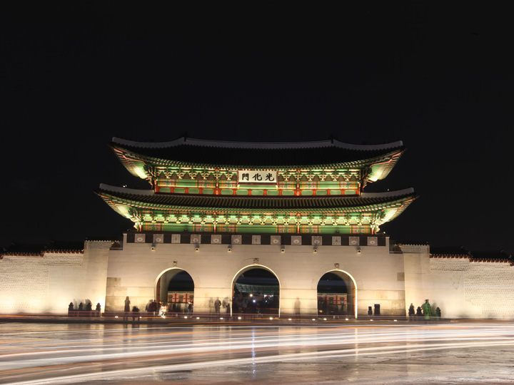 konest's tweet image. 【ARMY注目】#BTS が光化門広場で初カムバック公演⁉
#防弾少年団 が光化門でカムバック記念公演を準備中と報じられています👀所属事務所によると、現在協議中とのことです⏰

#BTS_ARIRANG 
#BTSComeback2026 
#BTS_WORLDTOUR 

🔽詳細は以下ニュースをチェック📝
konest.com/contents/news_…