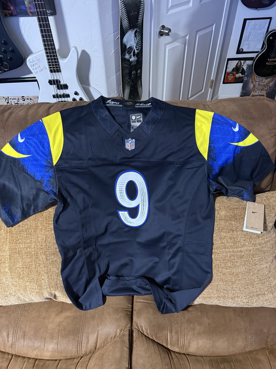 StrokerAceKid's tweet photo. Since they were the only #Rams follower I saw cheering for them .......
It's time !!!!!!!!! @scotteubanks18 you get a Stafford rivalries jersey ( in large π) .
#RandomActOfCoolness
π€π»ππ€π»
#Ramily https://t.co/gCBeqZL9Ko