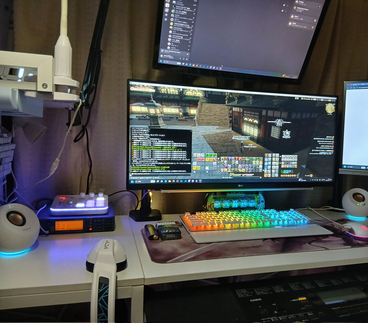 kagato1979's tweet photo. 最近のPCまわり　デスク下にスライダー取り付けてMidiキーボードを綺麗に格納できるようにしたい、、 https://t.co/OBUsMWBgFa